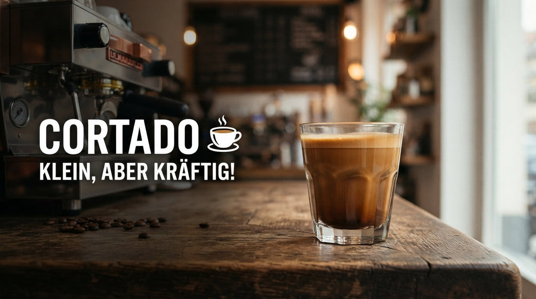 Cortado aus Espresso und warmer Milch mit feinem Milchschaum – Rezept und Unterschied zum Cappuccino
