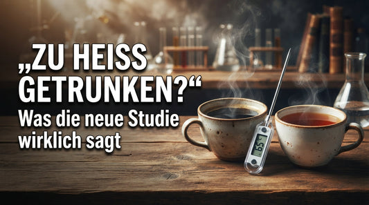 Heißer Kaffee und Tee neben Thermometer – Studie zu Trinktemperatur und Speiseröhrenkrebs