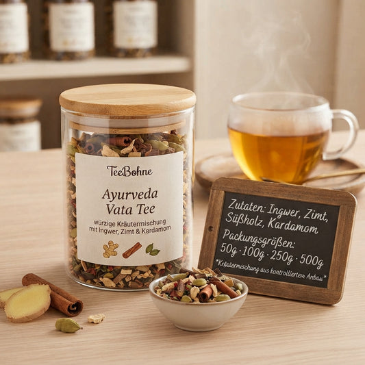 Ayurveda Vata Tee mit Ingwer, Zimt, Süßholz & Kardamom. Würzige Teemischung als loser Tee in 50 g, 100 g, 250 g & 500 g bei TeeBohne.